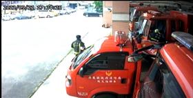 明揚科技大火，屏東屏二分隊4名消防人員殉職。（圖／消防署提供）