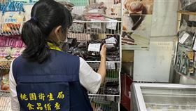 衛生局抽驗中秋節應景食品。（圖／衛生局提供）
