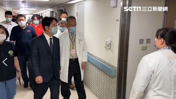 痛哭到病房外全聽見　賴清德安慰小隊長