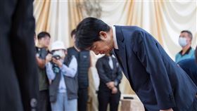 副總統賴清德今（24）日上午到醫院探視傷者，並到殯儀館慰問家屬。(圖/翻攝賴清德臉書)