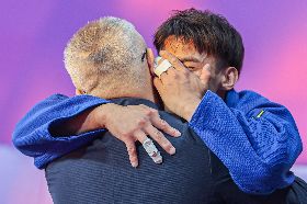 杭州亞運柔道摘金  楊勇緯激動落淚（