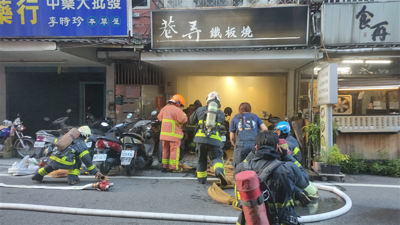 現場搶救的情形。（圖／民眾提供）