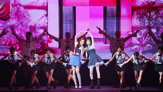 韓大咖女神來了！合體王心凌甜跳〈愛你〉