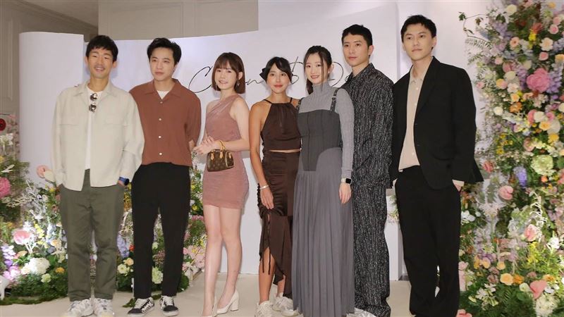 全明星好友合體簡廷芮婚禮　她產後首現身