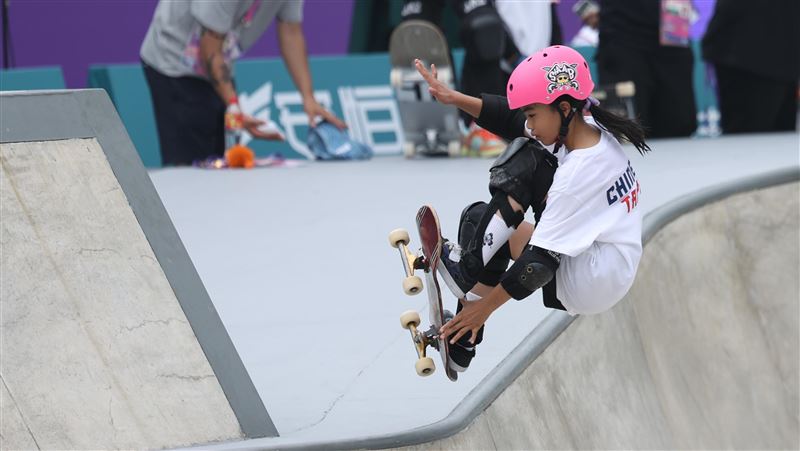 可惜！11歲滑板女孩林逸凡　亞運第8收場