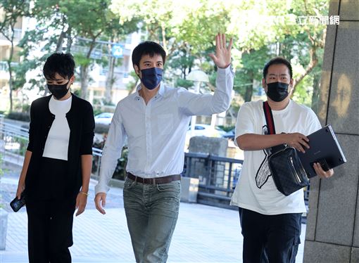 王力宏李靚蕾面對面開庭