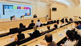 海基會董事長李大維在秘書長邱垂正陪同下，今（25）日前往金門拜訪金門大學。（圖／海基會提供)