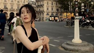 高圓圓接兒1穿搭　粉絲看呆：這才是生活