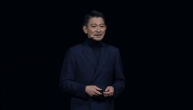 劉德華身為Mate 60 RS非凡大師的品牌大使，也現身發表會現場。（圖／截自華為中國微博直播）