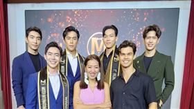 國際友誼先生選美賽事邀請劉伊心（中）當評審。（圖／經紀人提供）