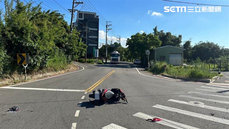 23歲女騎車直行　遭對向左轉轎車撞飛慘亡