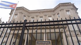 ▲古巴駐美國大使館「遭汽油彈攻擊」。（圖／美聯社／達志影像）
