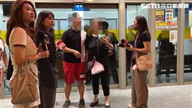 北市曾婦前往派出所領信，卻遭2名警員強押上銬。（圖／記者楊忠翰攝影）