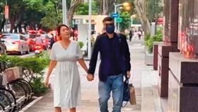 李妍瑾（左）被求婚成功後，遭目擊與未婚夫（右）現身生殖醫學中心，疑似要做懷孕相關檢查。（讀者提供）