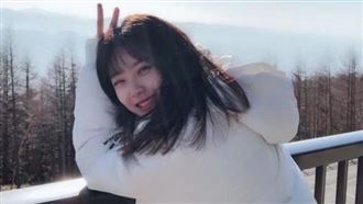 直播撈1100萬被酸　挖呀挖老師曬美照發聲