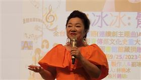 白冰冰日前到中原大學。（圖／翻攝自邱榆淨臉書）