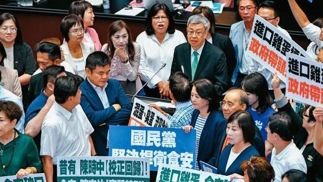在野「轉攻內政」　立院提前上演藍白合