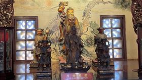 ▲拜月老招姻緣桃花。（圖／楊登嵙提供）