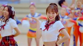 林襄合體啦啦隊女孩高唱〈謝謝老師〉（圖／關懷台灣文教基金會×大鵬傳播提供）