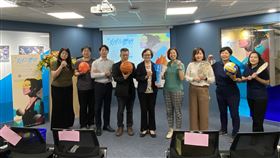 女性體壇影像巡迴展弘光科大登場（1）「Women in Sports女性在體壇國際攝影大賽」影像巡迴展中部首場校園展，27日在弘光科技大學開幕。中央社記者趙麗妍攝  112年9月27日