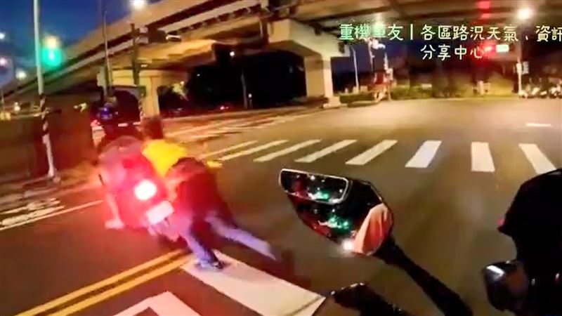 拒盤查女警遭機車甩飛　男騎士到案理由是
