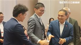 國民黨總統參選人侯友宜、民眾黨總統參選人柯文哲、民進黨總統參選人賴清德今（27）日先後出席「台灣女董事協會2023『剛柔並濟大未來』論壇」。（圖／記者盧素梅攝影)