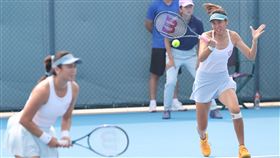 ▲杭州亞運網球女雙，「詹家姊妹」詹詠然（左）、詹皓晴。（圖／中華奧會提供）