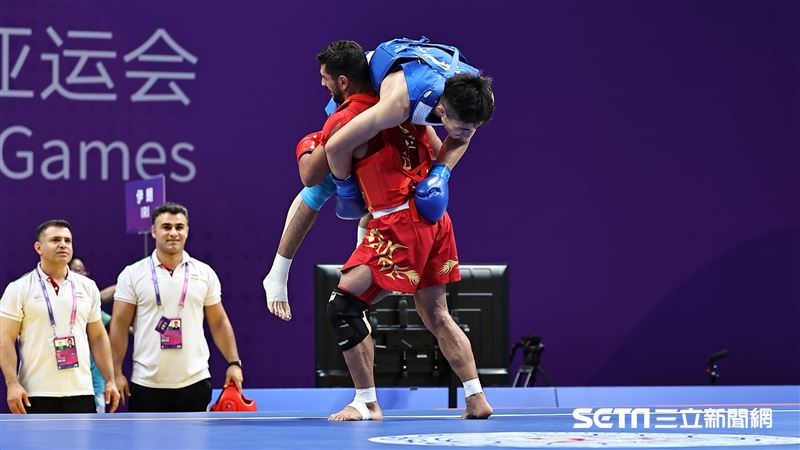 賽後被對手扛起　張煥宜落下不甘心的眼淚