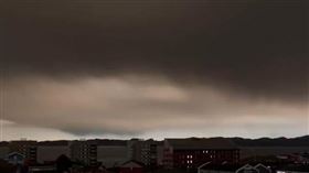 加拿大野火，黑煙擴散到格陵蘭島，黑雲籠罩宛如世界末日(圖／翻攝自Orla Joelsen X)