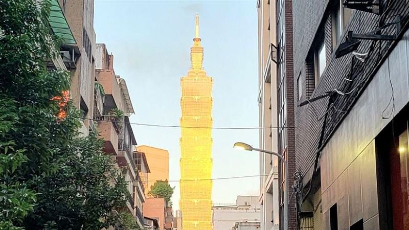 他拍下「黃金101」網笑：以為是法器