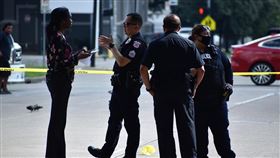 美國費城暴徒網路號召快閃搶劫，警方說他們逮捕了至少52人。（示意圖／翻攝自Pixabay），美國,警察,員警