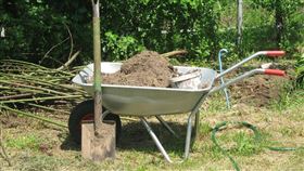 花園，施工，鏟子(圖／PIXABAY)