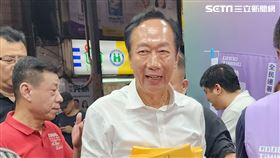 郭台銘走訪基隆連署站。