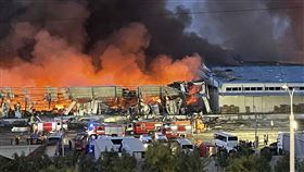 烏茲別克首都塔什干（Tashkent）機場附近倉庫爆炸（圖／美聯社／達志影像）