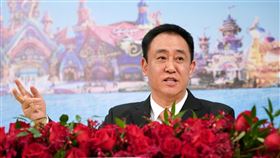 恆大債務越滾越多  許家印10年套現逾2100億元恆大集團債務累計高達美金3050億元，據鳳凰網21日報導，這並不影響恆大創辦人許家印生財有道，2011年迄今，他透過分紅就套現人民幣499.81億元（約新台幣2144億元）。（中新社資料照）中央社 110年9月22日