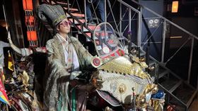 全新日劇《派對咖孔明》真人版改編同名漫畫，由向井理飾演孔明。（圖／friDay影音）