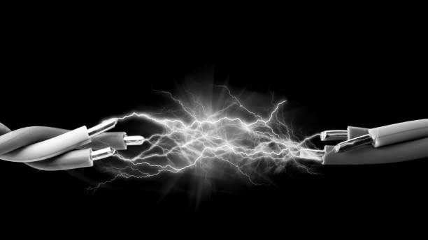 修抽水馬達手握電線被電死！陳屍河床