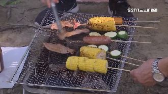 清潔隊午休烤肉！10Ｍ旁是瓦斯站民眾嚇壞