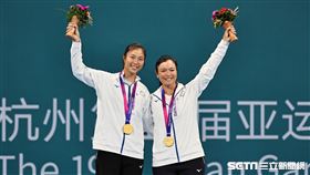 ▲杭州亞運網球女雙，詹詠然、詹皓晴；梁恩碩、李亞軒分別拿下金牌跟銀牌。（圖／記者劉彥池攝影）