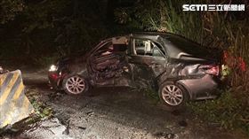 台中和平區谷關台8線小客車自撞水泥護欄3傷。（圖／民眾提供）