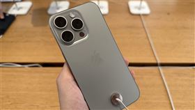 ▲iPhone15開賣。（圖／記者谷庭攝影）