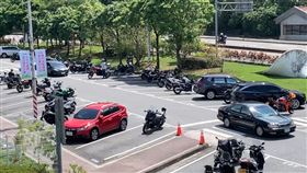 重機團體爭取重機停車權益，透過臉書發起 「十月零一，摩托起義」停車大富翁活動(翻攝畫面)