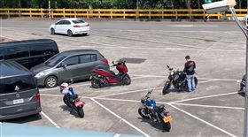 重機團體爭取重機停車權益，透過臉書發起 「十月零一，摩托起義」停車大富翁活動(翻攝畫面)