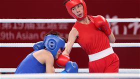 台灣拳擊女將林郁婷一記重拳砸在泰國對手臉上。（圖／中華奧會提供）