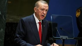 安卡拉國會附近今天發生自殺炸彈攻擊，土耳其總統艾爾段譴責。（圖／路透社／達志影像）