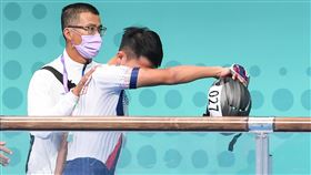 黃玉霖昨天因為碰觸中國選手失格，今卻成為男子接力奪金的大英雄。（圖／中華奧會提供）