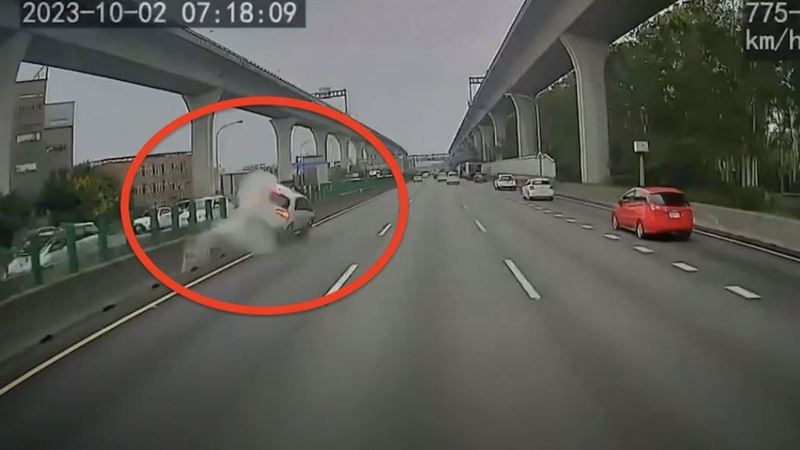 連假後…駕駛國道自撞　轎車騰空翻一圈