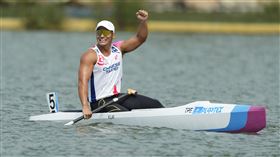 ▲杭州亞運，台灣輕艇好手賴冠傑率先衝線，興奮振臂。（圖／中華奧會提供）