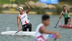 ▲杭州亞運，台灣輕艇好手賴冠傑率先衝線，興奮握拳怒吼。（圖／中華奧會提供）