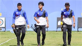 杭州亞運  台灣反曲弓男團不敵泰國杭州亞運射箭反曲弓團體男子組湯智鈞（左起）、蘇于洋、魏均珩2日上午在16強賽不敵對手泰國隊，無緣晉級。中央社記者鄭清元攝  112年10月2日